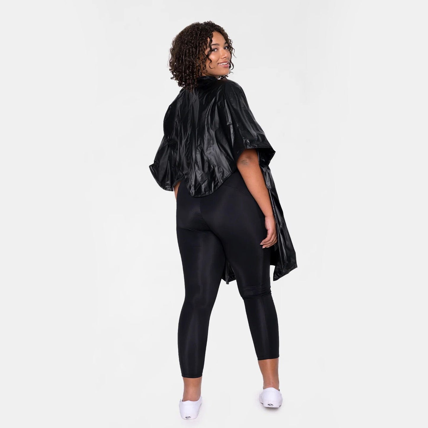Jumbo Shampoo Cape | Black | 324-BLK | BETTY DAIN HAIR COLORING ACCESSORIES BETTY DAIN