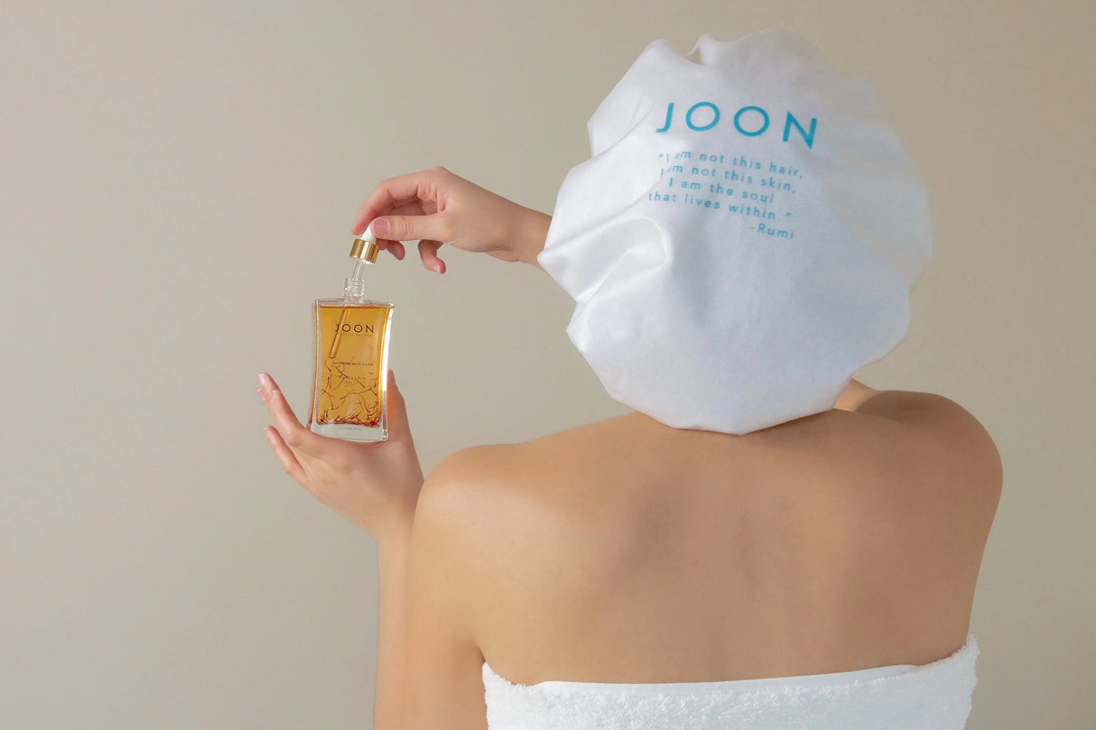 Model wears JOON Shower Cap.