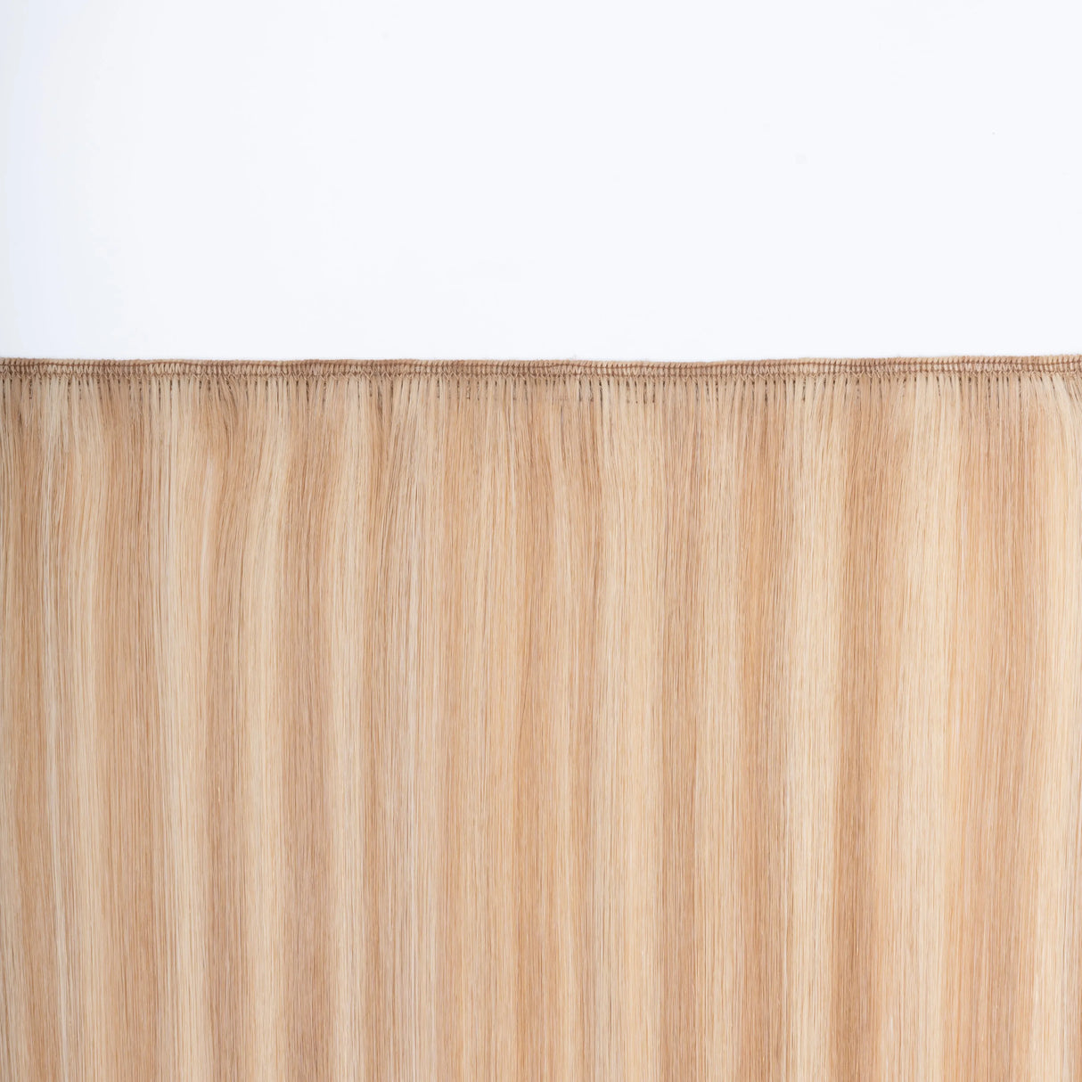 AQUA Machine Weft 18 Inch 18/22 Duo Tone Straight 1 Piece Remy Human Hair Extension, Salon and Spa Wholesaler