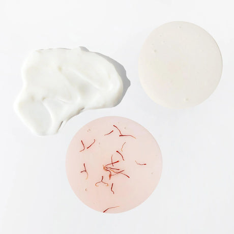 Detail image showcasing the Joon Saffron Rose Hydrating Set's texture. 