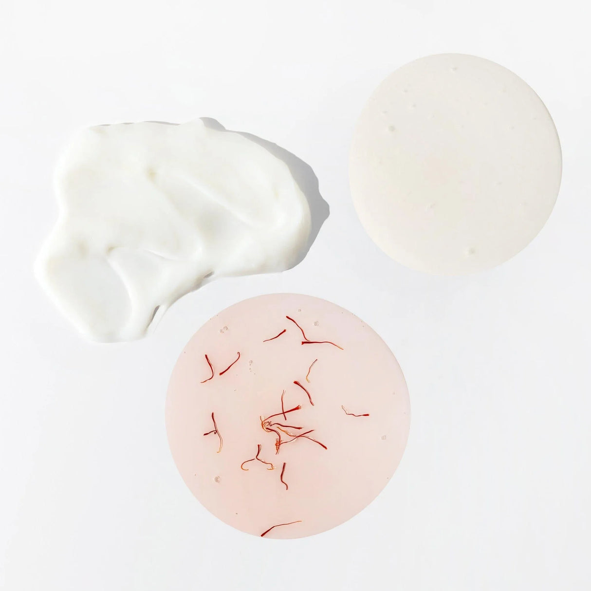 Detail image showcasing the Joon Saffron Rose Hydrating Set's texture. 