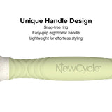 The Olivia Garden Round Smoothing Brush has an ergonmic handle. 