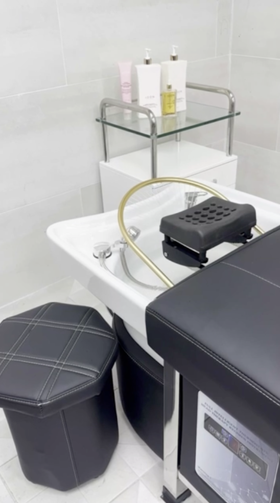 Video highlights the features of the black SSW 611-1NM Japanese Head Spa Massage Bed