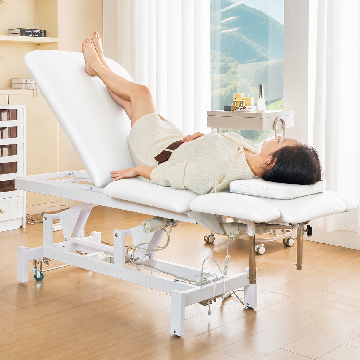 SSW 812 Electric Treatment Table